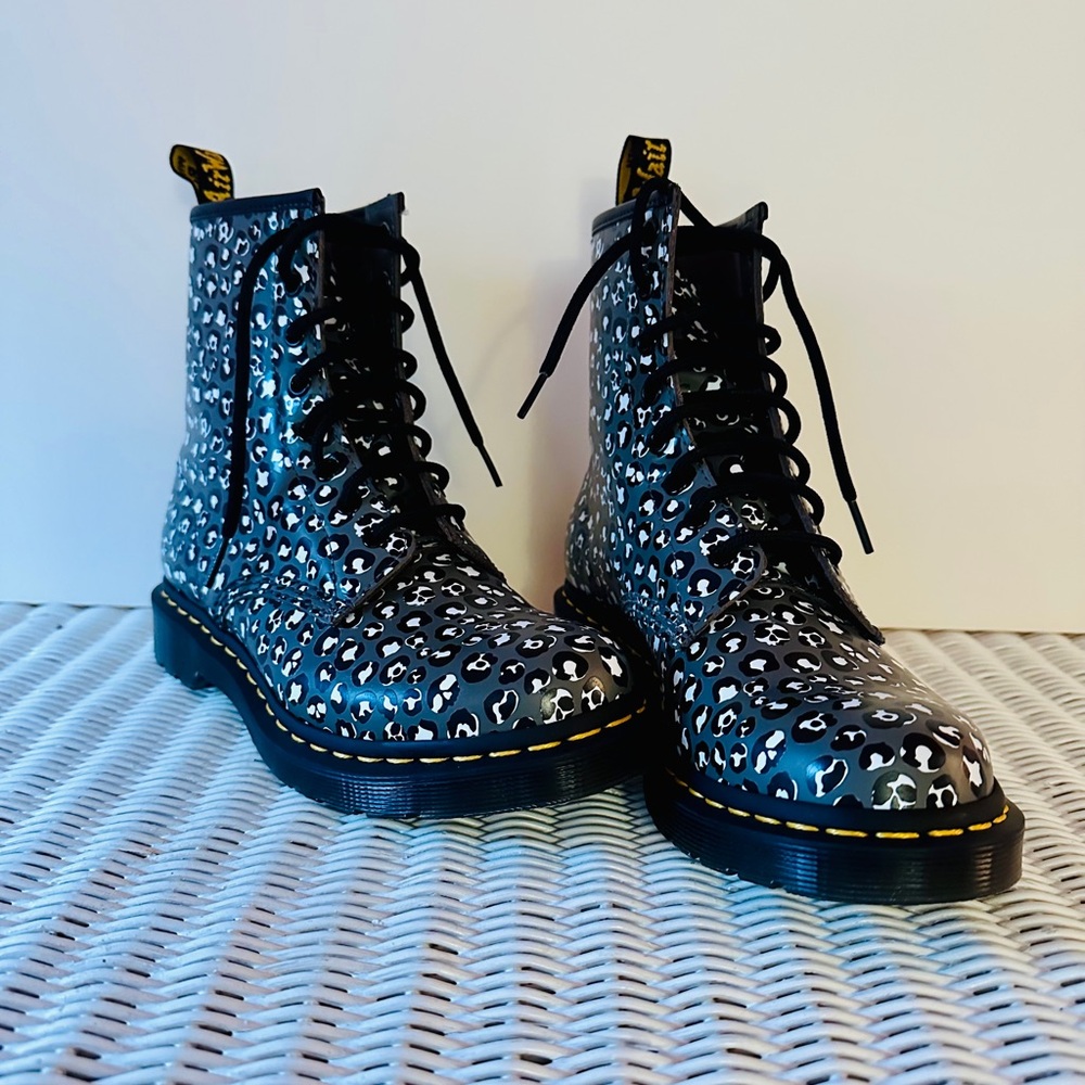 Dr.Marten Classic 1460 Grey Leopard Boots Women’s 8